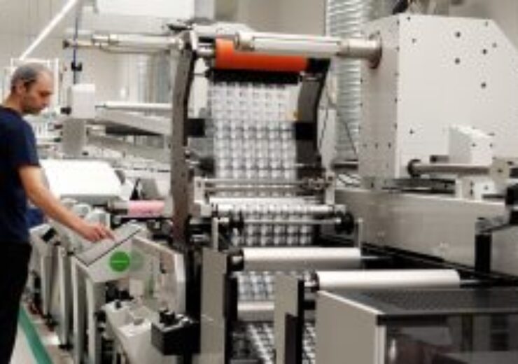 Essentra包装安装其第一个马克安迪混合标签印刷机